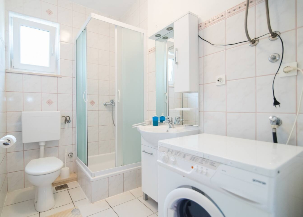 Apartment Annie - sea view : A3 Postira, Island Brac