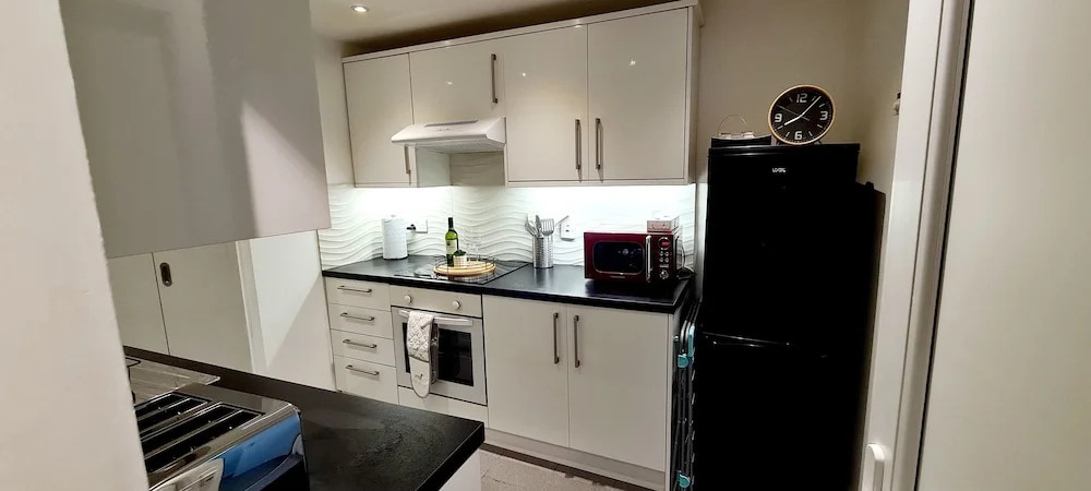 Maple House - Inviting 1-bed Apartment in London