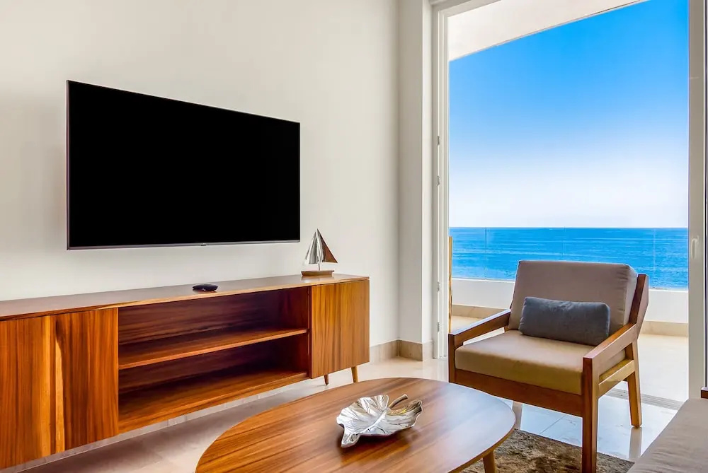 4th-floor Oceanfront Condo With Balcony, Outdoor Pool, Ocean Views & AC