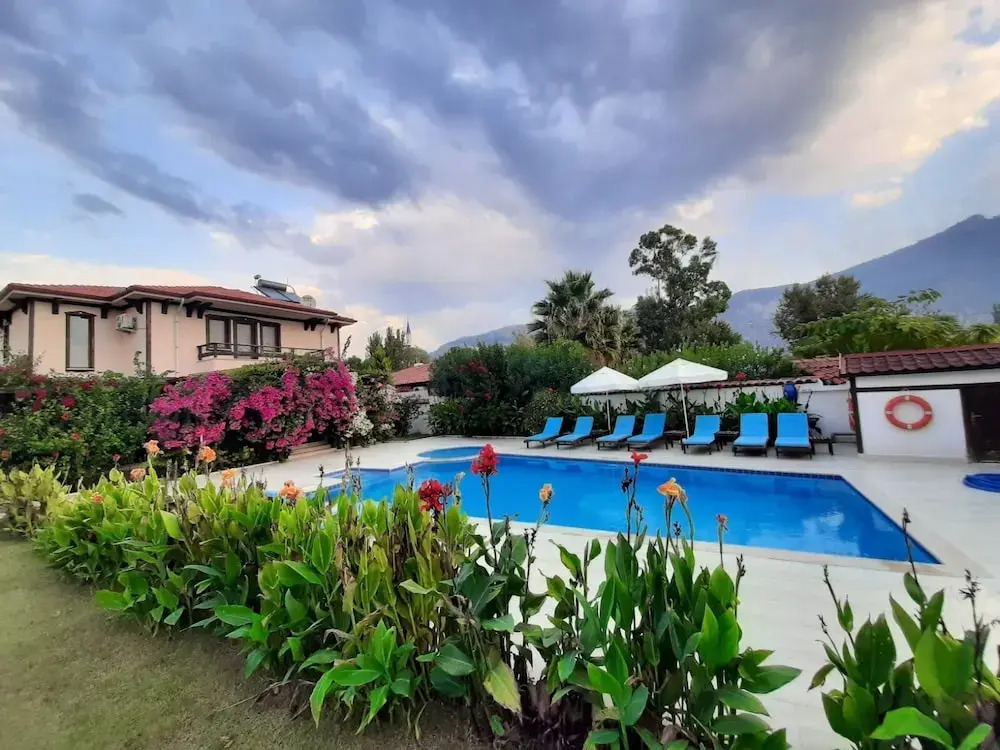 Beautiful 4-bed Villa Private Pools
