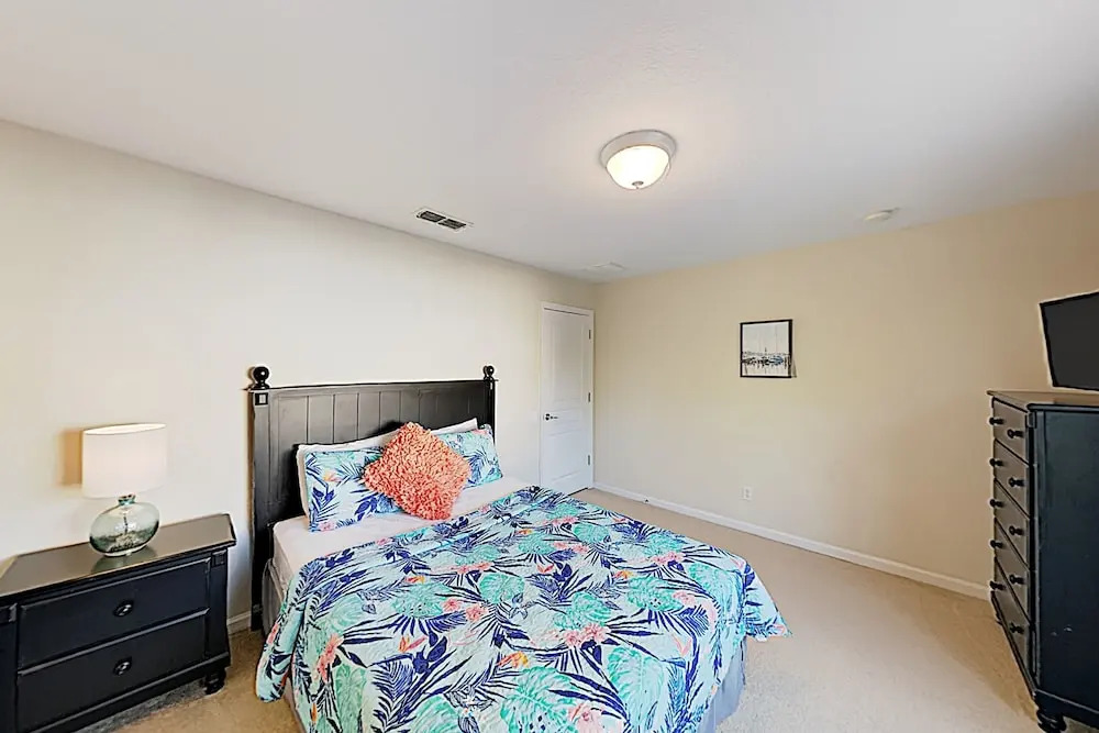 Windsor Hills Oasis: Private Pool, Spa & Game Room 6 Bedroom Home