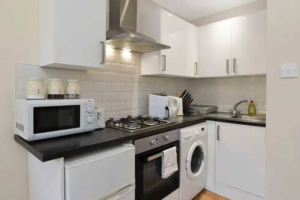 Charming City View Apartment With Modern Comforts