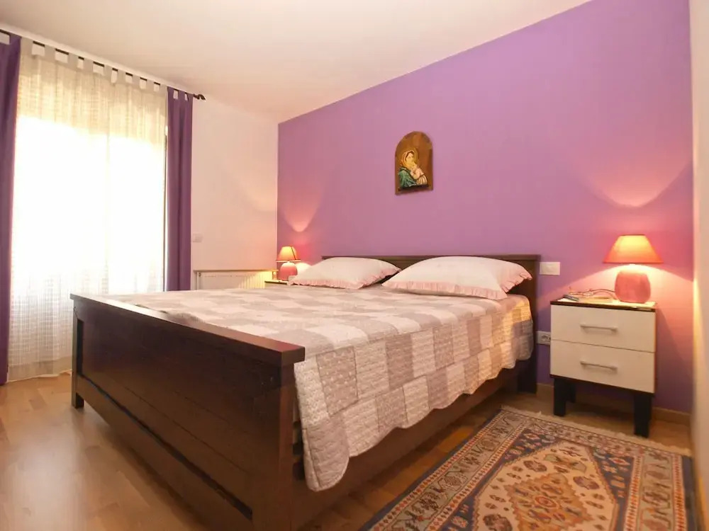 Apartment 64