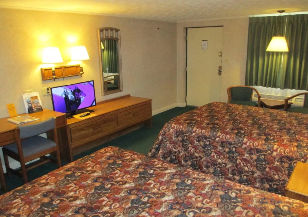 Budget Host Westgate Inn