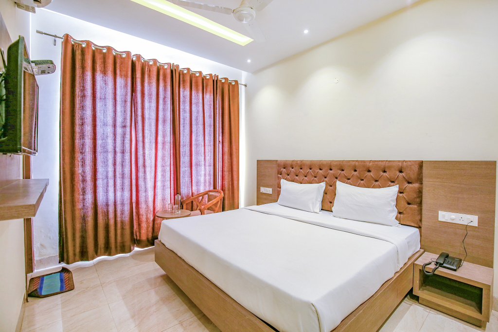 Fabhotel Melano