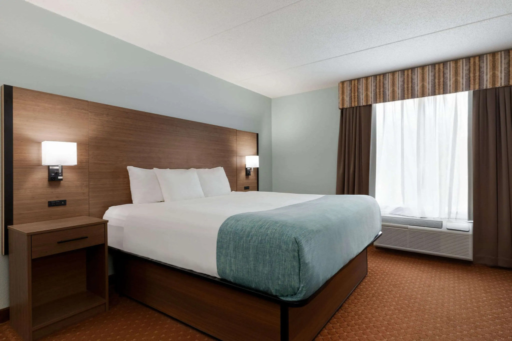 Wingate by Wyndham Louisville East