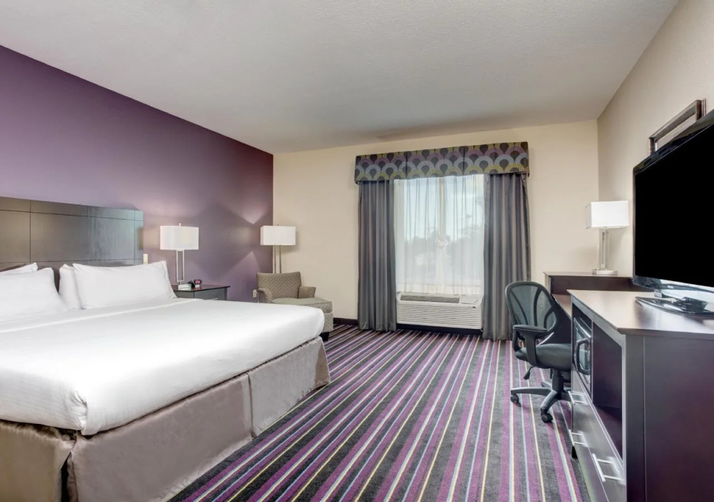 Holiday Inn Express and Suites Raceland - Highway