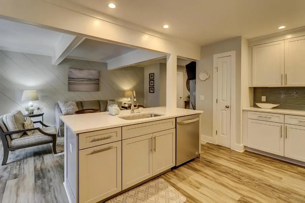 181 Beachwalk 3 BR Condo Shipyard
