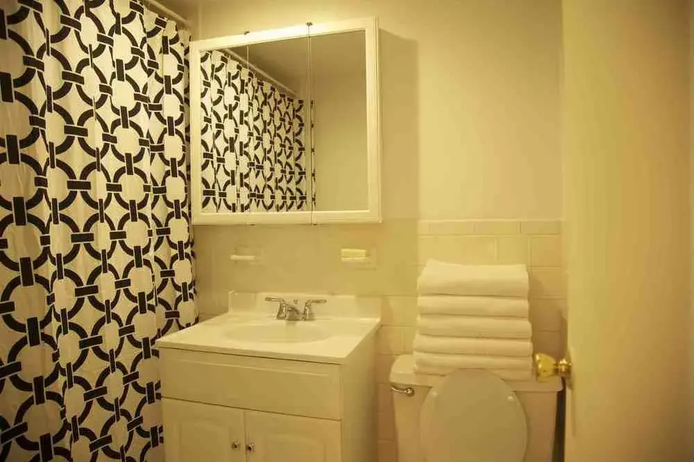 2 Bedroom Apt on 12 street Best Location