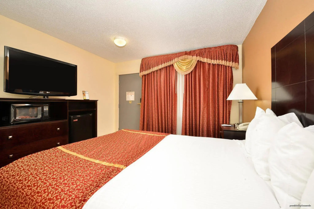 Days Inn by Wyndham St. Charles IL