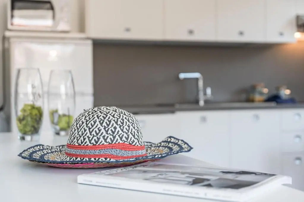 Stylish Residenza Torre Bianca 2 Bedroom Apartment Sleeps 5