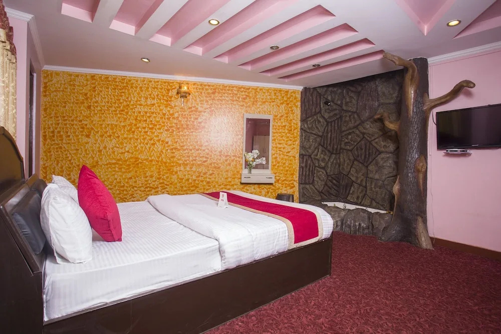 OYO 161 Ram Janaki Hotel
