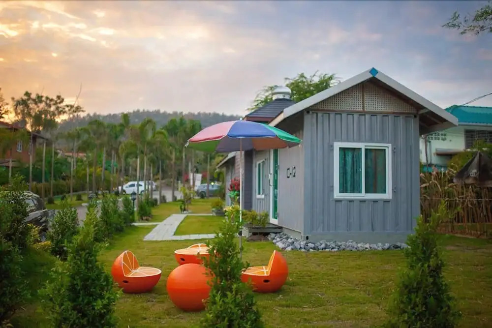 Crystal Box Hotel