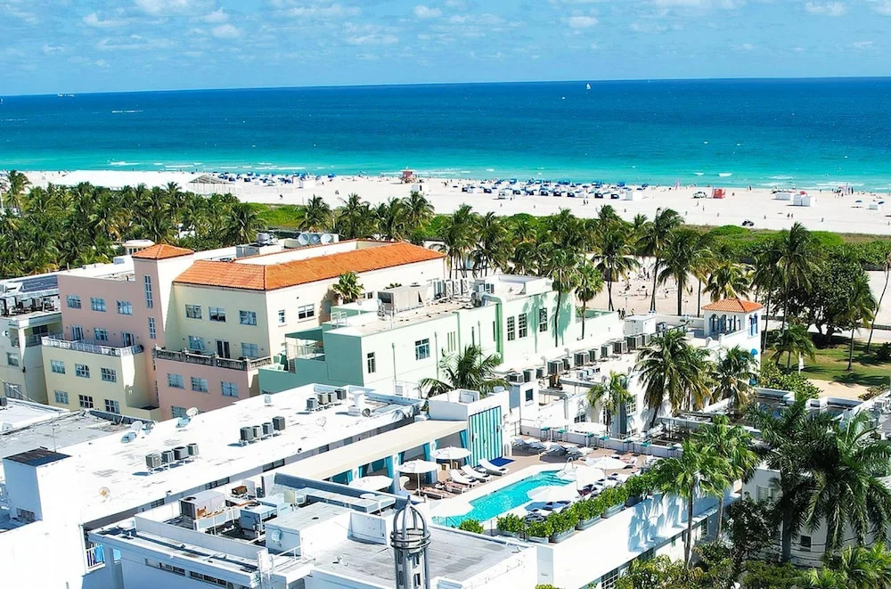 South Beach Bachelor Ette 7BR 4BA - 16 Single Beds