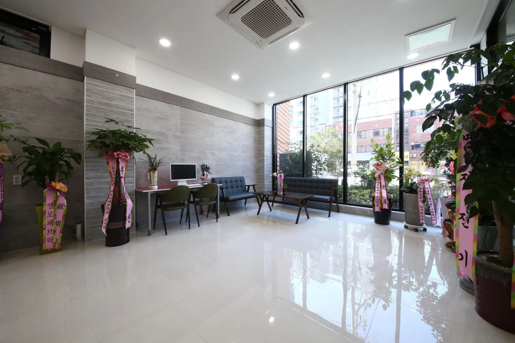 Line Hotel