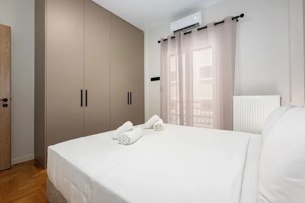 Stylish 2BR flat near hospital & metro