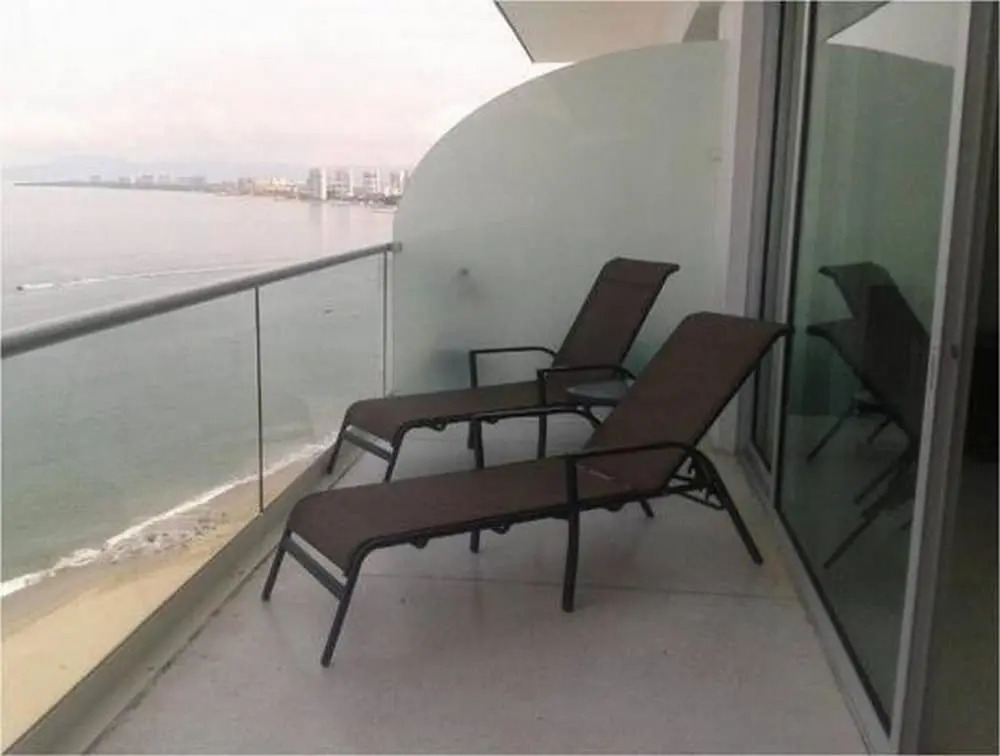 Peninsula Tower 3-9B