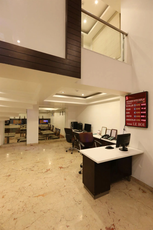Hotel Le Roi Near New Delhi Railway Station