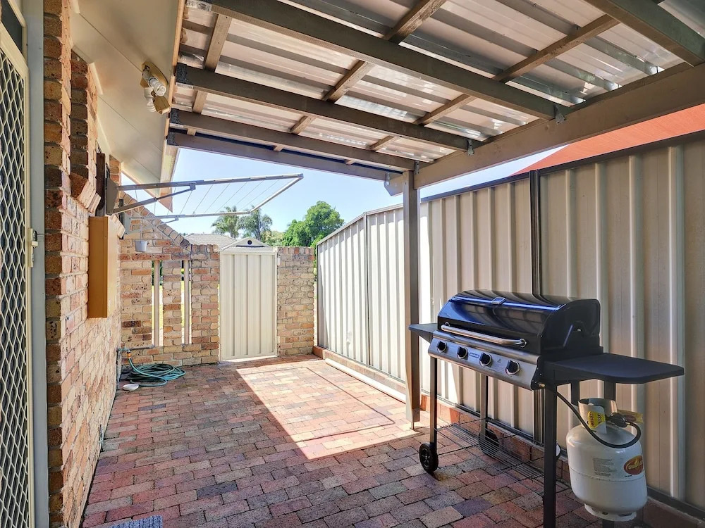Shoreline Drive, Duplex 01,39, Little Pearl