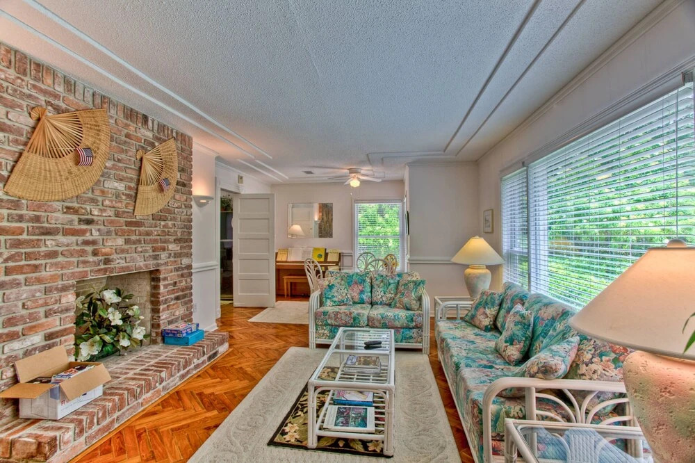 1 East Beach Causeway by Hodnett Cooper