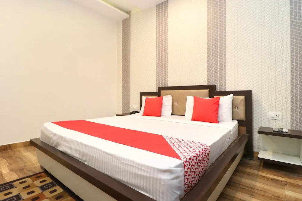 Oyo 22678 Hotel Unique House