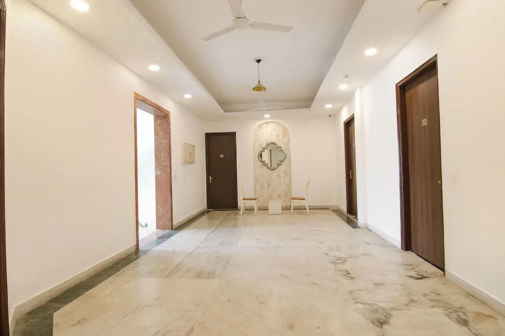 FabHotel Signature Luxe Inn