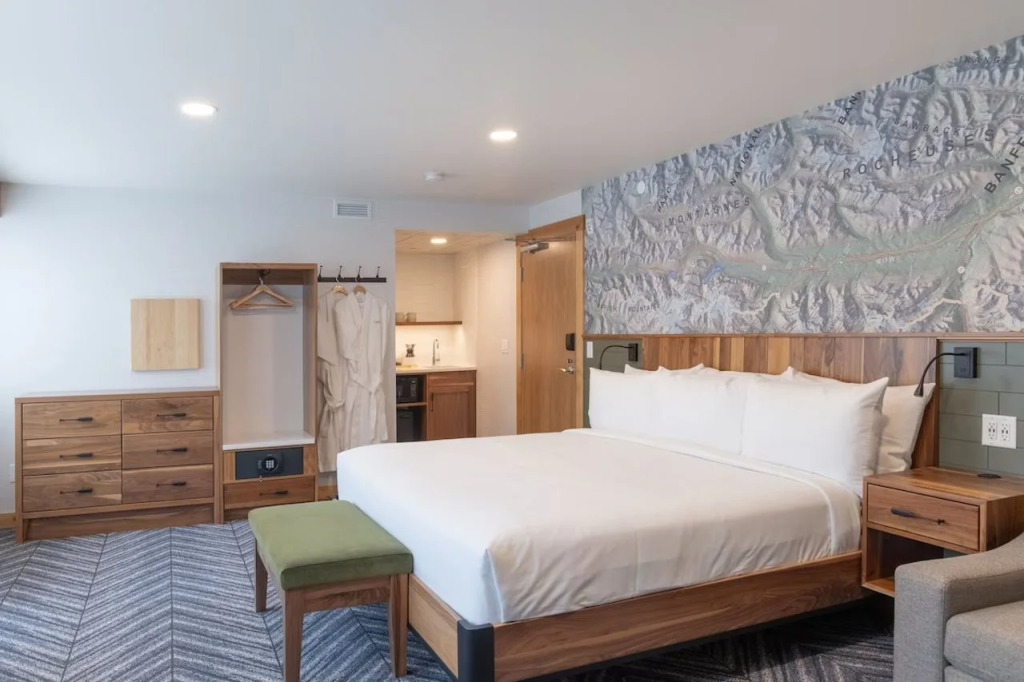 Hotel Canoe and Suites