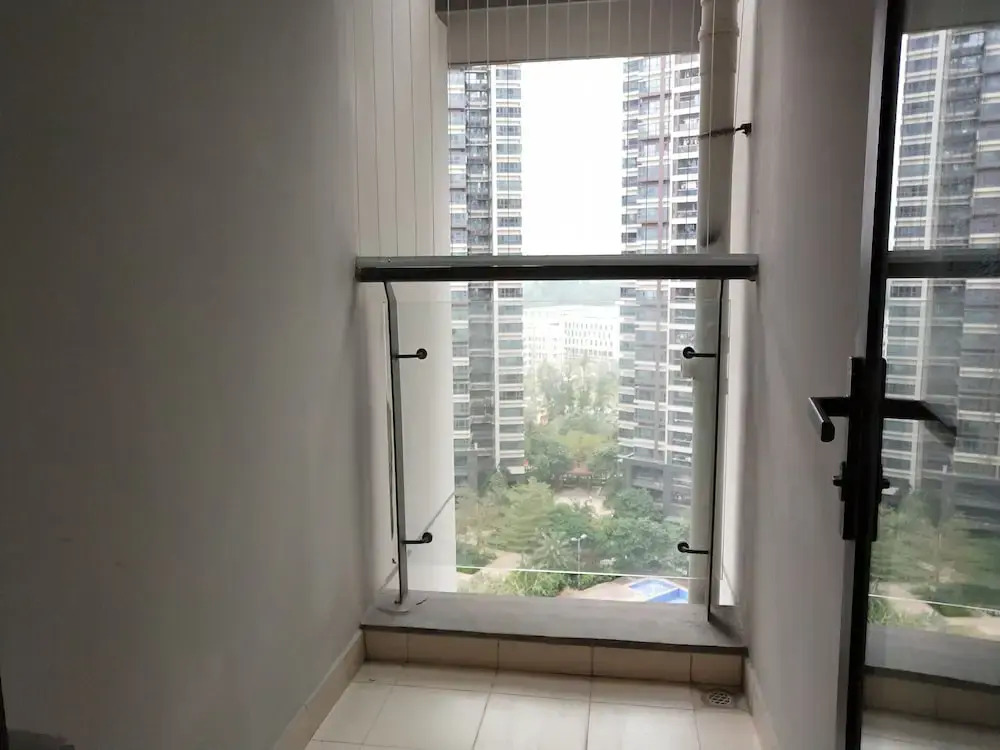 Gemmed Apartment