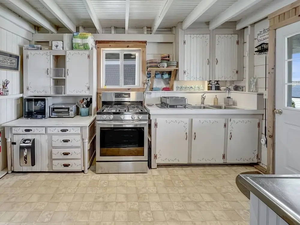 Sea Esta 4 Bedroom Cottage by RedAwning