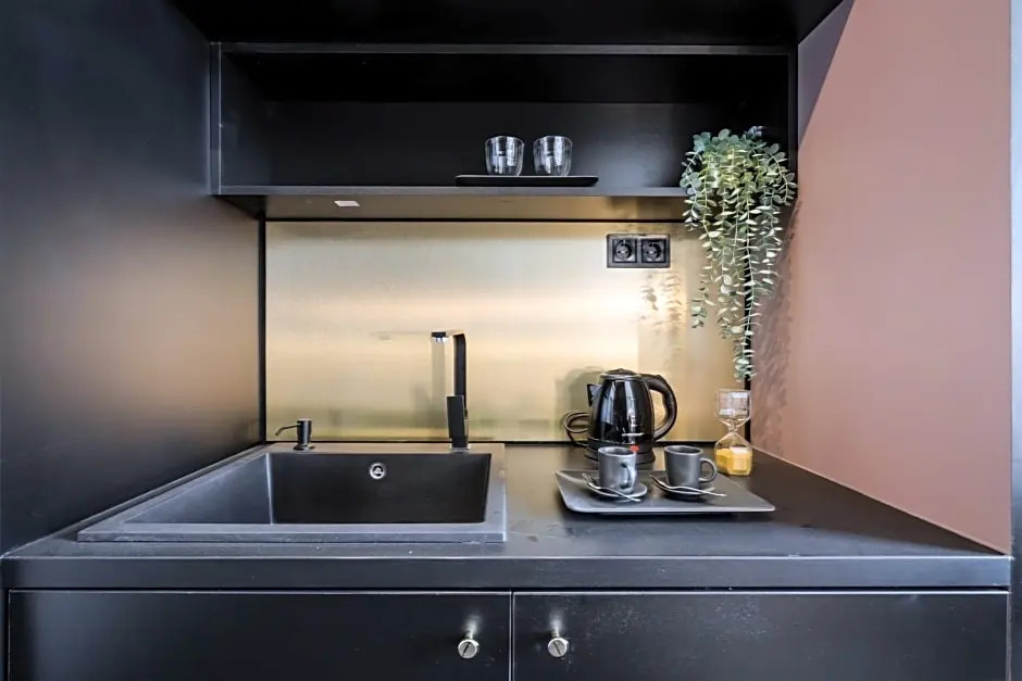 Astoria Boutique Suites- Best Location by BQA