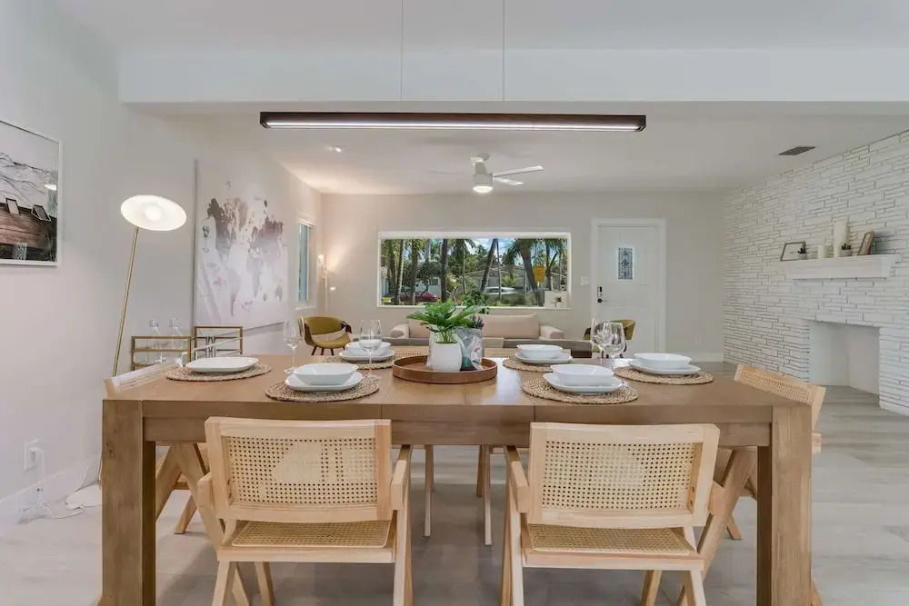 Sunshine Edit- Contemporary Yard and Near Beach