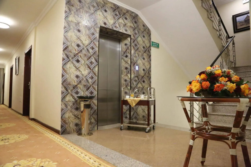 Caravan Hotel