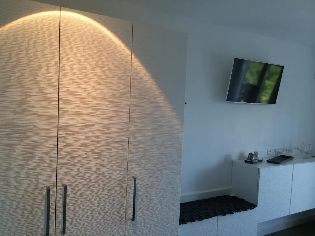 Zeno Suites