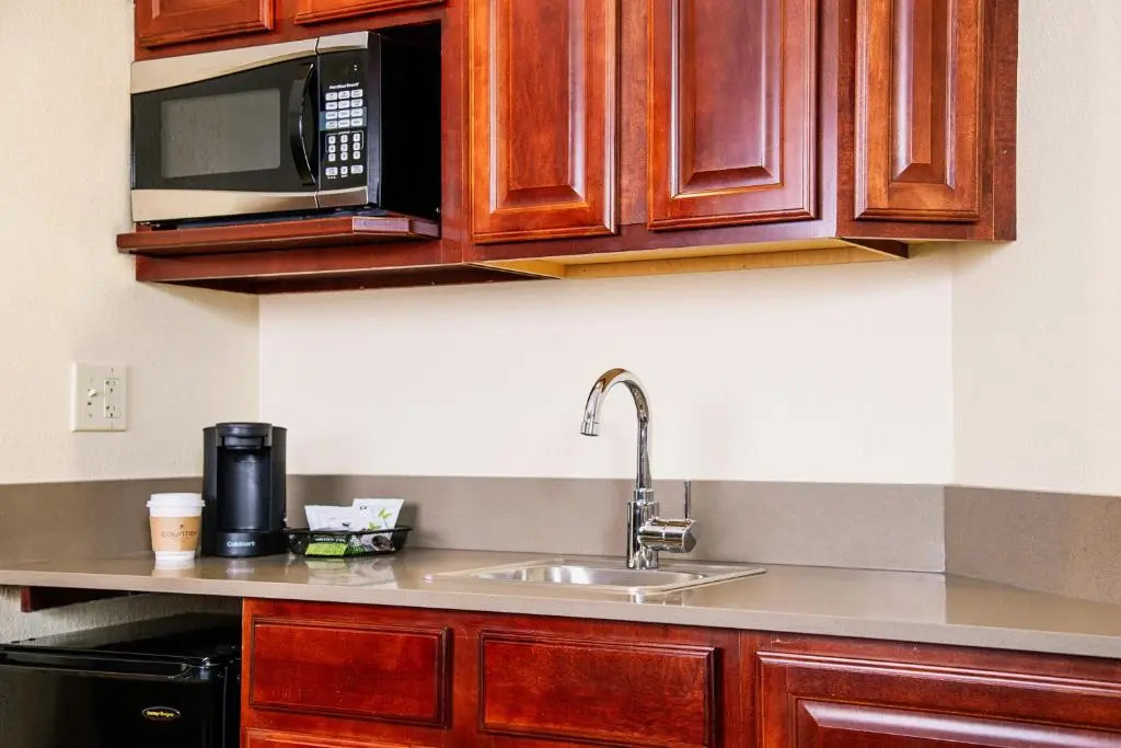 Country Inn & Suites by Radisson, Milwaukee West Brookfield , WI