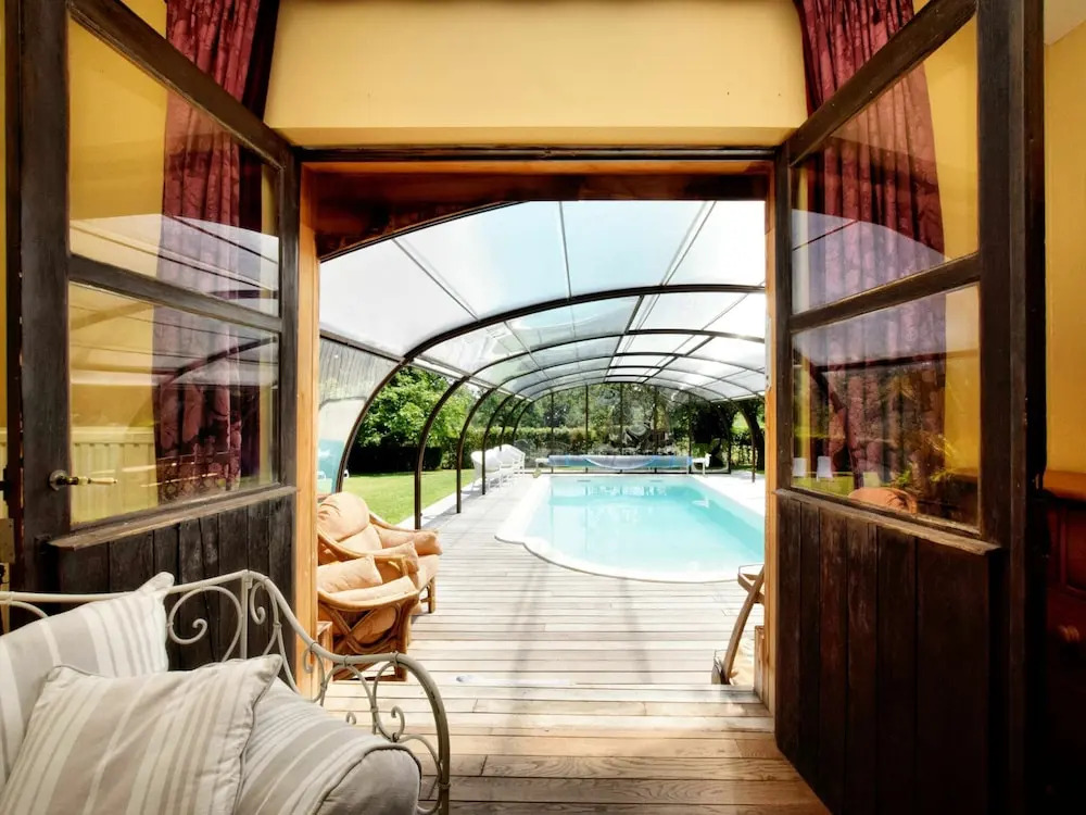 Magnificent Holiday Home in Baronville With Heated Pool & Billiards