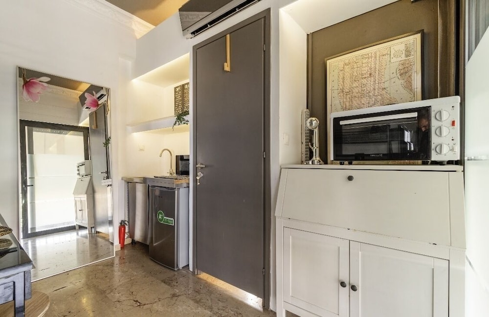 Impeccable 3-bed Apartment in Athens