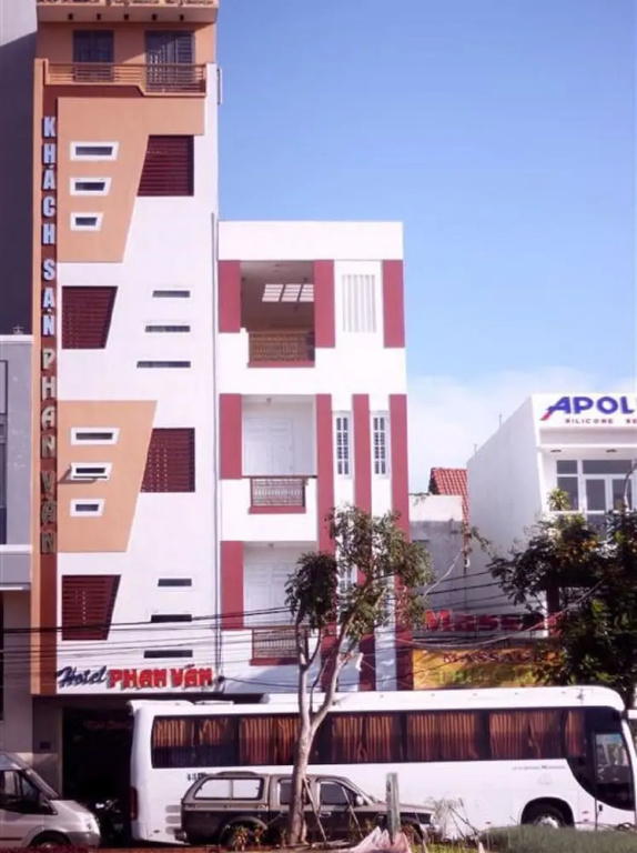 Phan Van Hotel