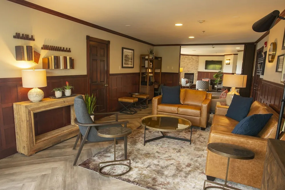 Shearwater Inn
