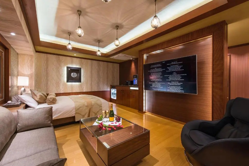 HOTEL Dior7