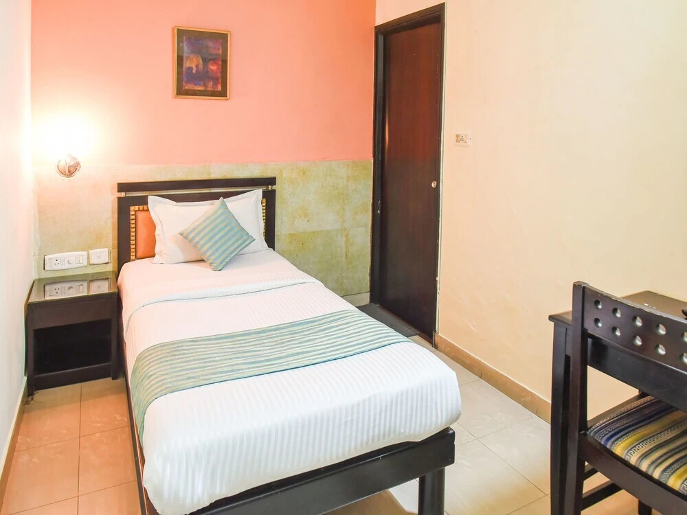 OYO 2417 Hotel Allenby Inn
