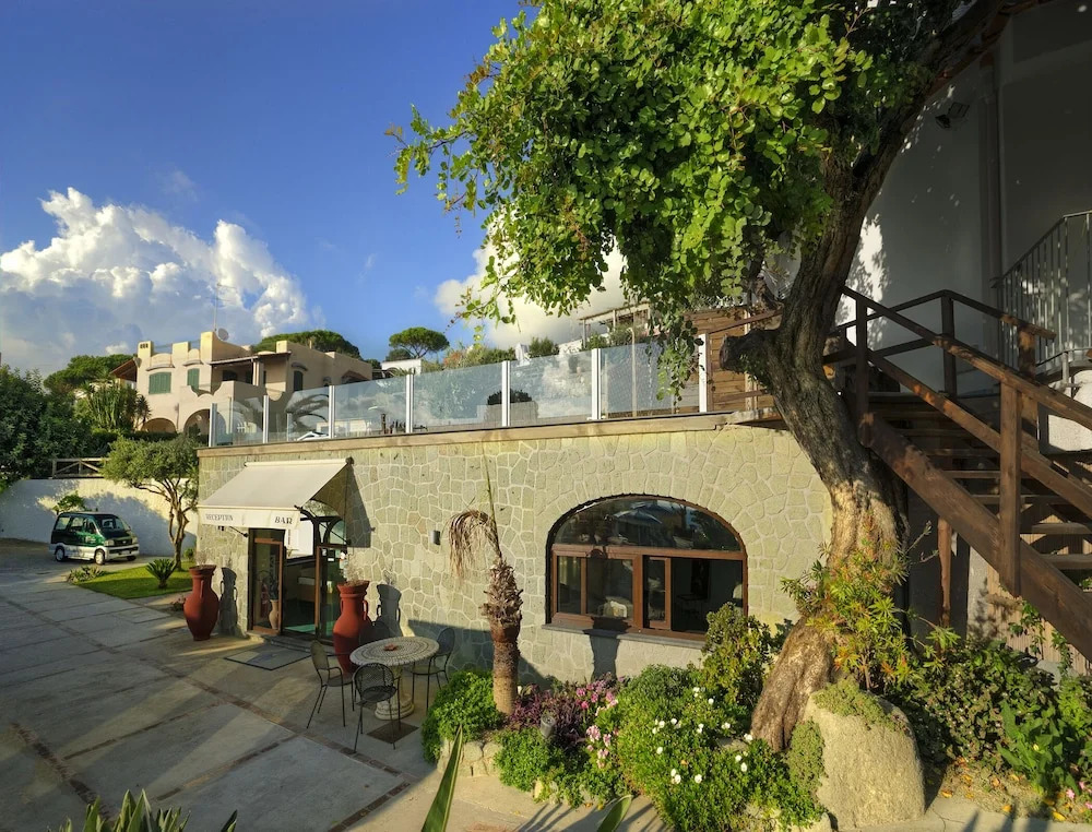 Ischia, With a Breathtaking View, in the Bay of Citara for 7 Persons