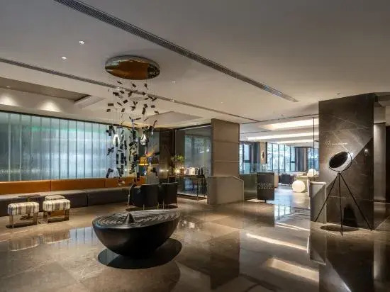 Holz Curio Hotel