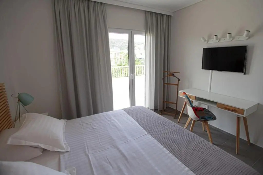 Seaside Renovated Top Floor Apartment