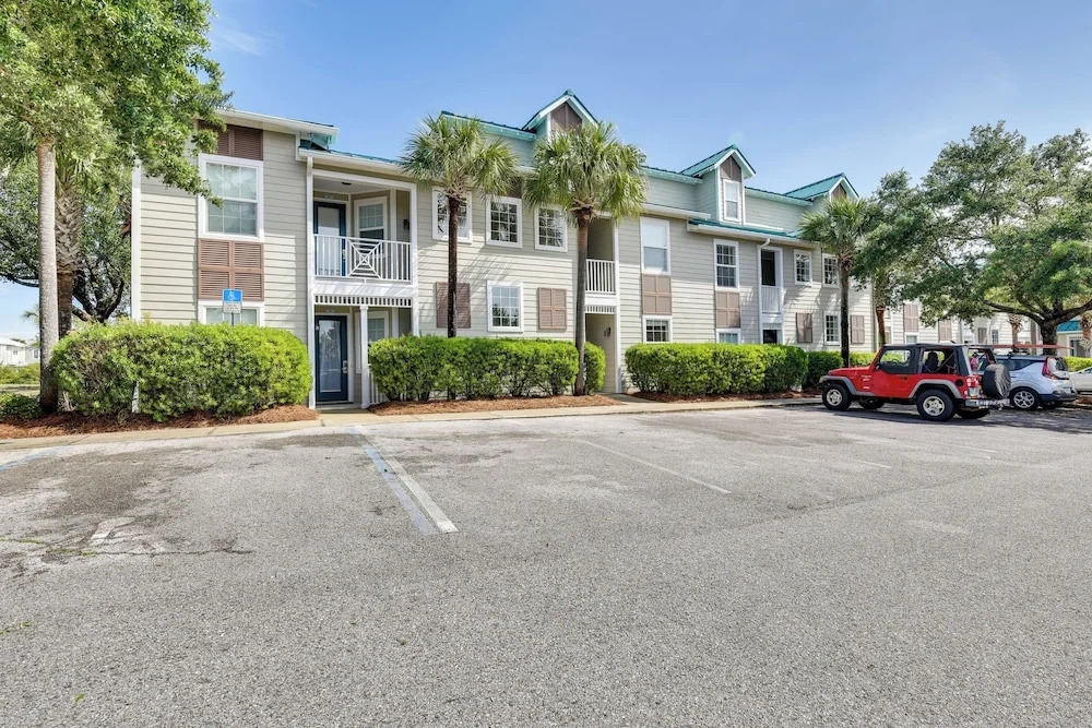 Santa Rosa Beach Condo w/ Patio < 1 Mi to Beach!