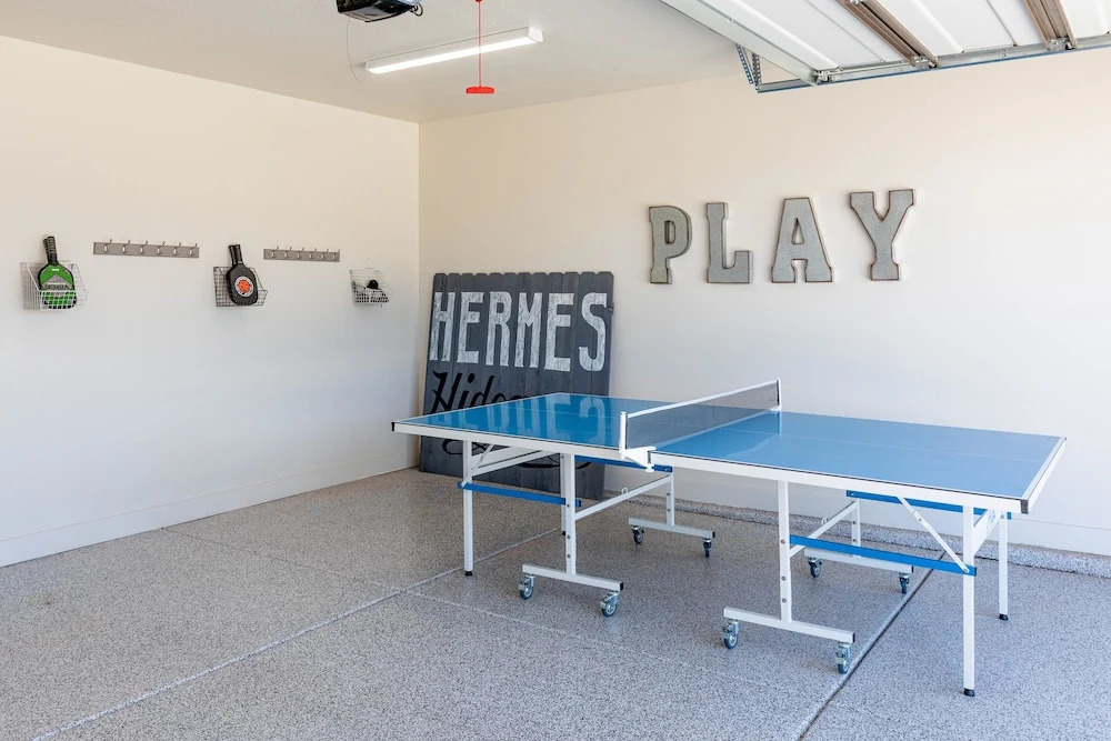 Hermes Hideaway