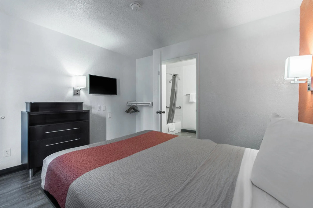Motel 6-Norcross, GA - Atlanta Northeast