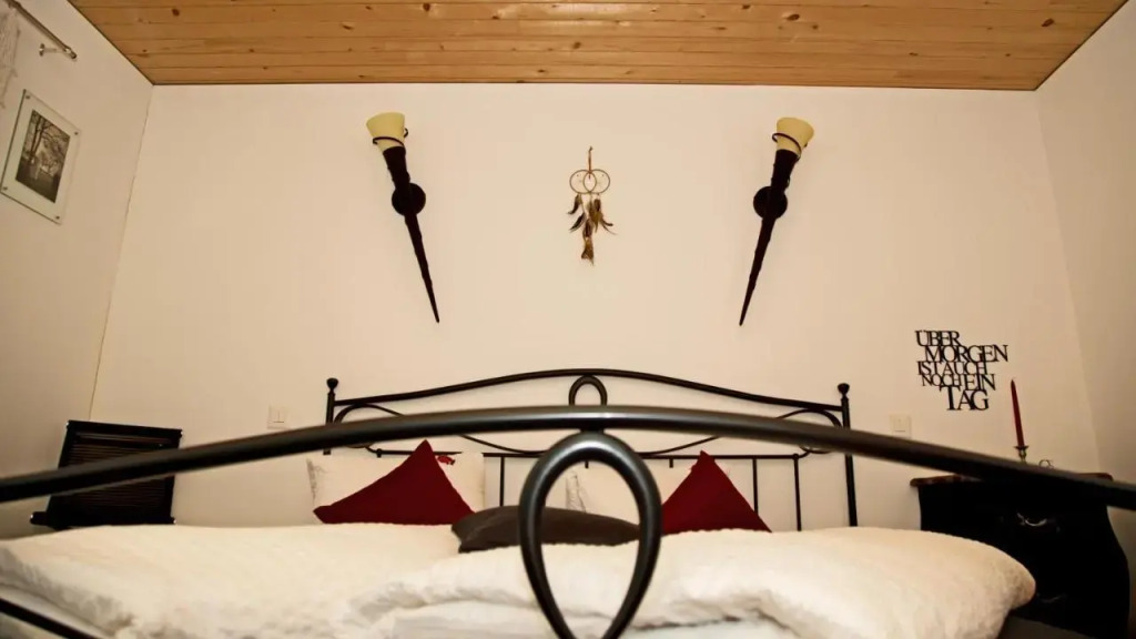 Connys B&B