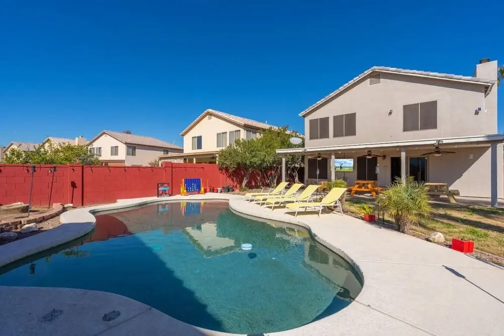 Glendale w Pool & Games