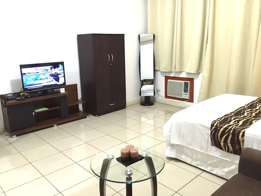 Robinsons Studio W Balcony Rpr02