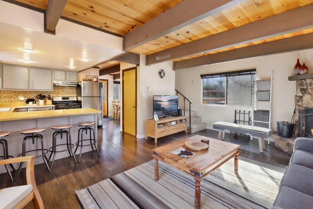 Pinewood Inn #2093 by Big Bear Vacations